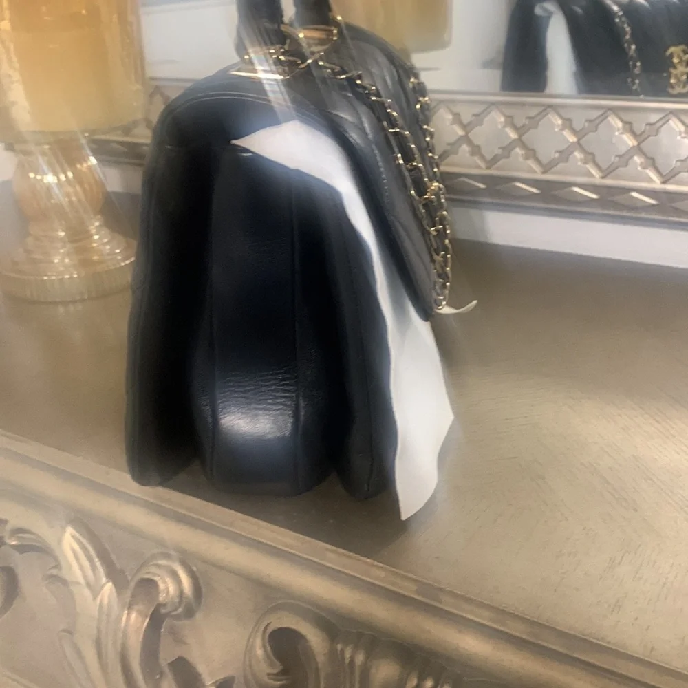 100% authentic Chanel lamb skin quilted medium trendy cc black bag! - Picture 6 of 9